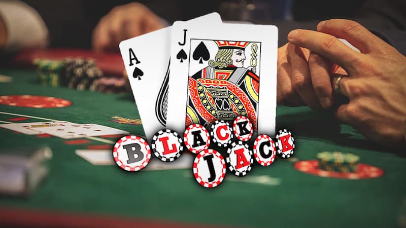 Tách hai lá bài 8 trong cách chơi blackjack